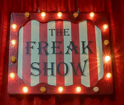 00364 lichtlijst freakshow